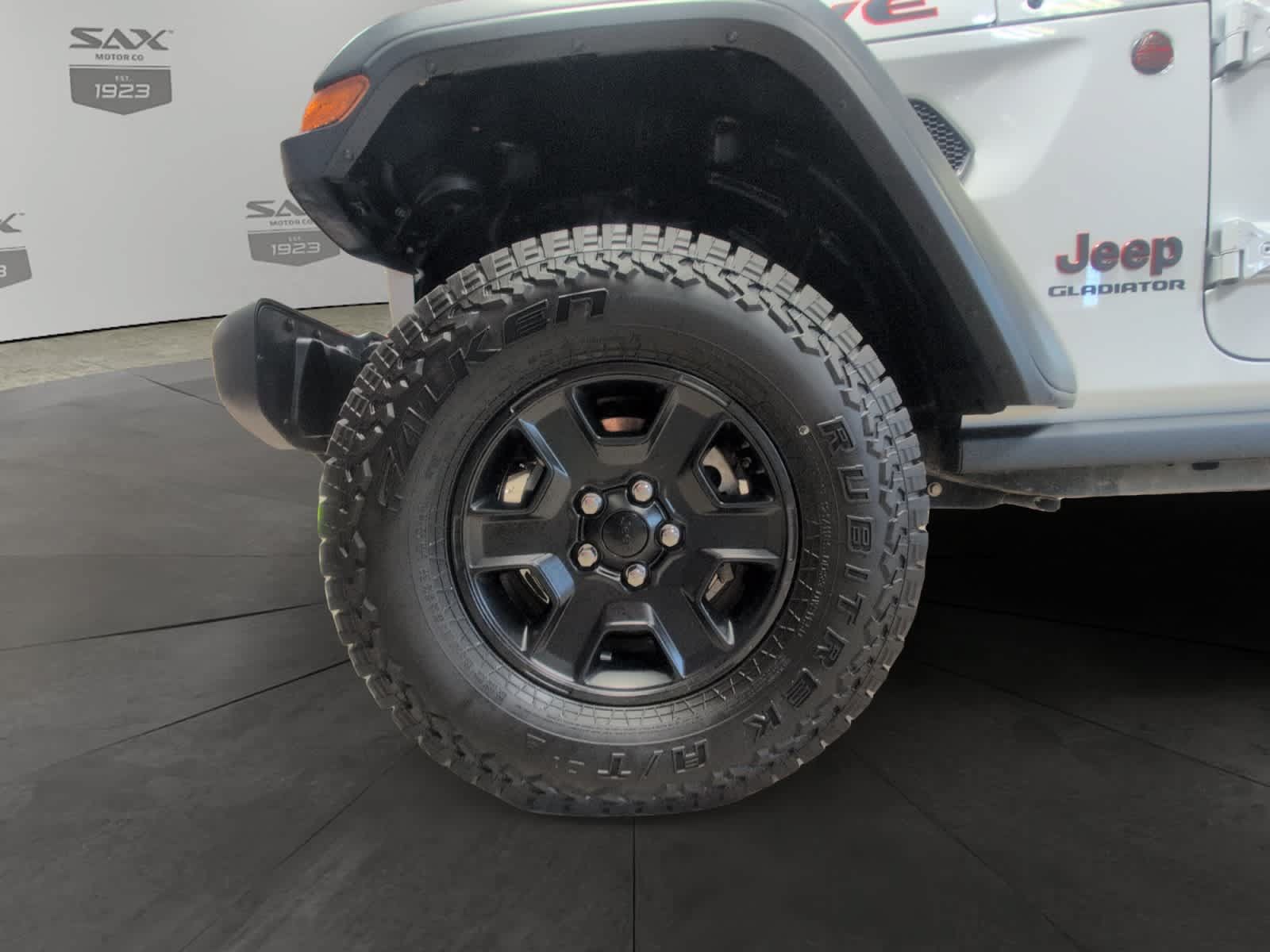 Used 2021 Jeep Gladiator Mojave w/ Dual Top Group AWD/4WD image 14