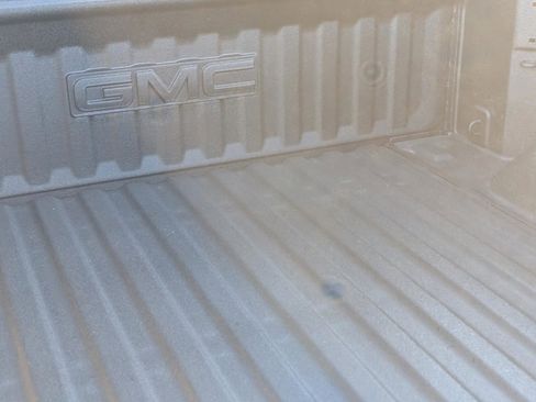 New 2026 GMC Sierra 1500 SLE image 10