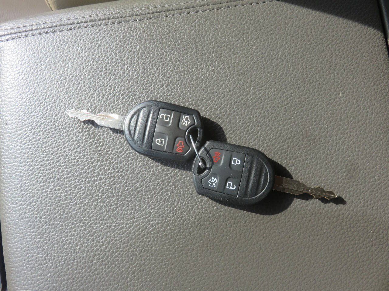 Used 2014 Ford Expedition EL XLT w/ Equipment Group 202A AWD/4WD image 38