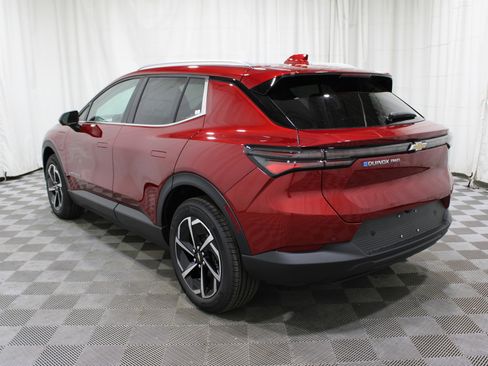 New 2026 Chevrolet Equinox EV LT image 36