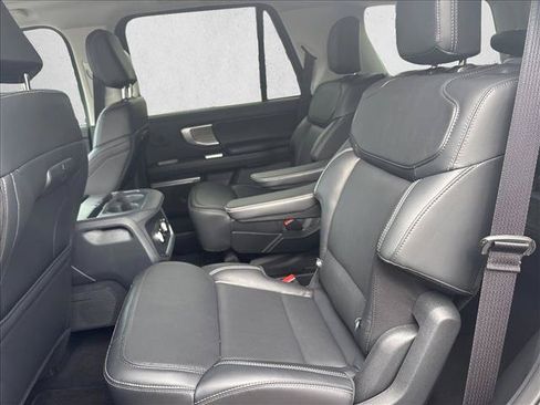 New 2025 Ford Expedition Platinum w/ Driver's Package AWD/4WD image 15