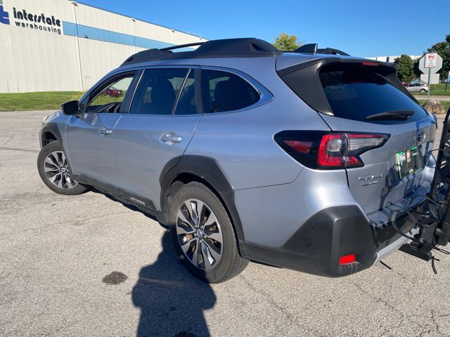 Used 2023 Subaru Outback Limited AWD/4WD image 13