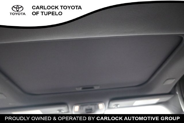 Used 2023 Toyota Sienna Platinum FWD image 43