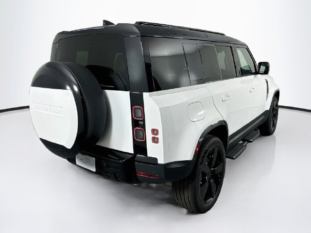 New 2026 Land Rover Defender 110 S AWD/4WD image 5