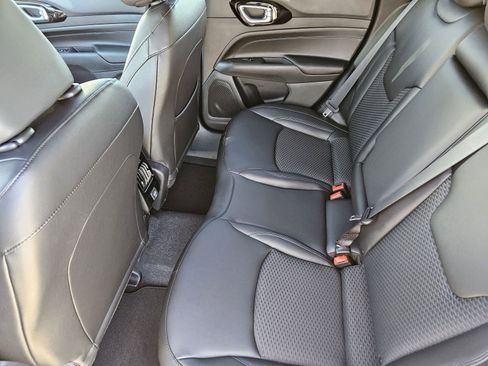 New 2026 Jeep Compass Latitude image 27