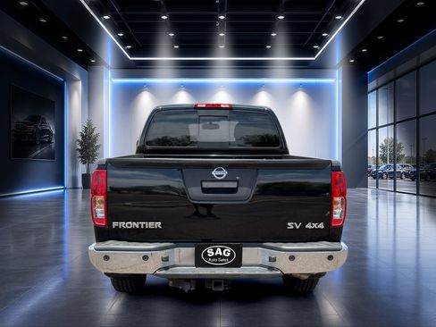 Used 2021 Nissan Frontier SV AWD/4WD image 6