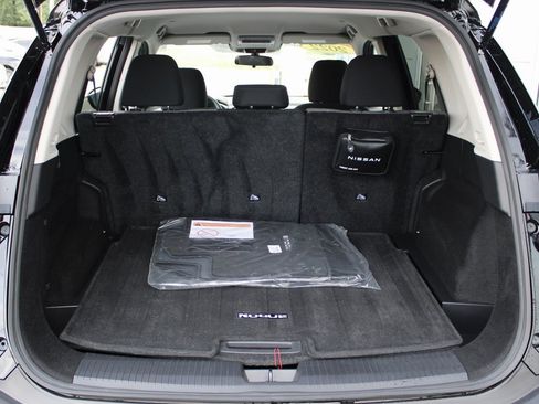 Certified 2022 Nissan Rogue SV image 20