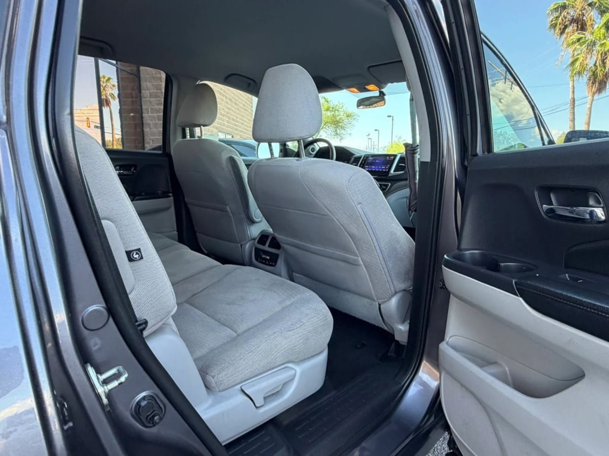 Used 2017 Honda Pilot EX image 48