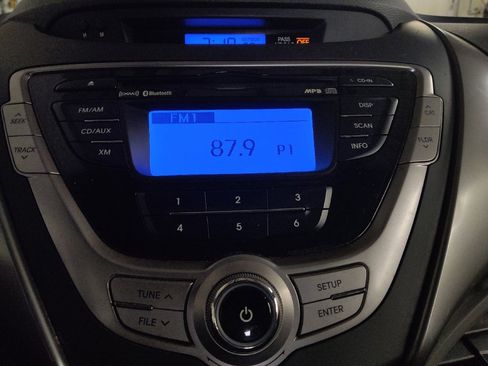 Used 2013 Hyundai Elantra image 25