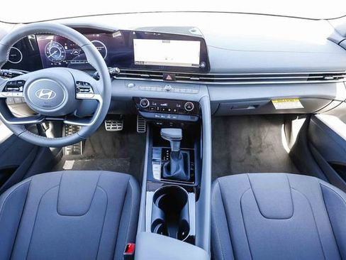 New 2025 Hyundai Elantra SEL FWD image 12