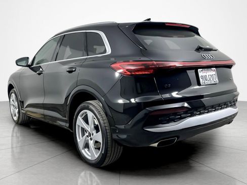 Used 2025 Audi Q5 Premium Plus w/ Premium Plus AWD/4WD image 3