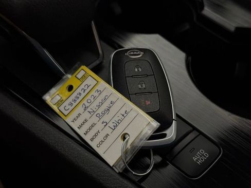 Used 2023 Nissan Rogue S image 30