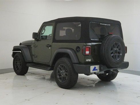 Used 2024 Jeep Wrangler Sport S image 5