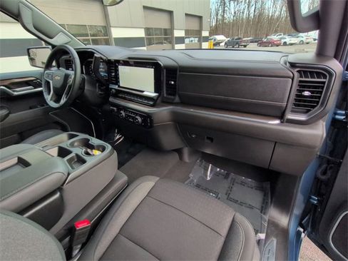 Used 2024 Chevrolet Silverado 1500 LT w/ Z71 Off-Road Package image 28