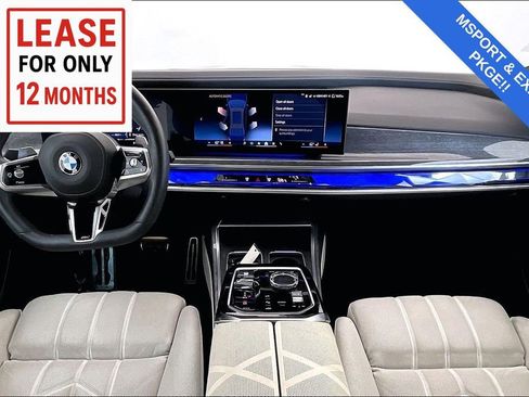 Used 2023 BMW 760i xDrive w/ Executive Package image 21