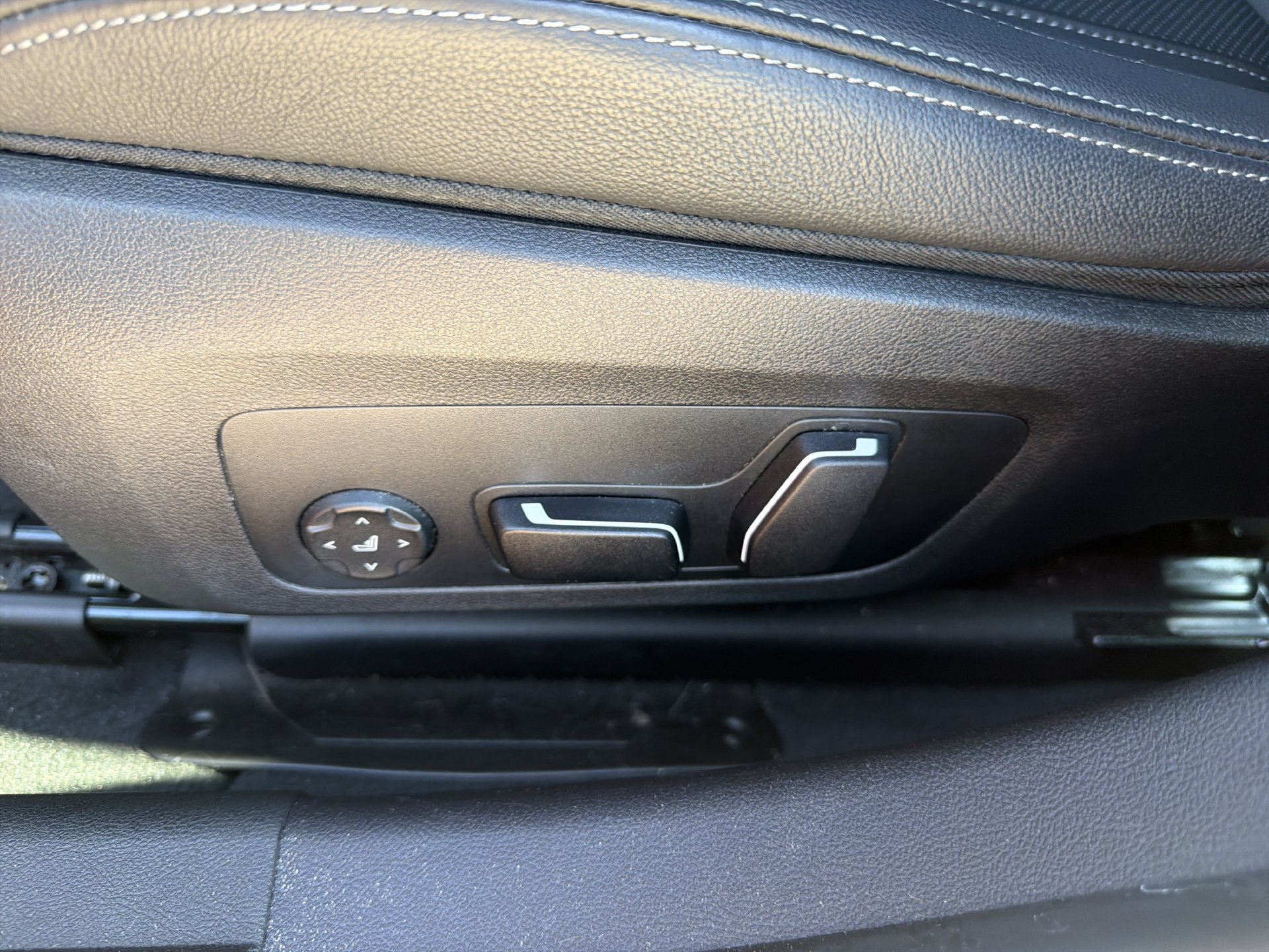 Certified 2026 BMW 330i Sedan RWD image 26