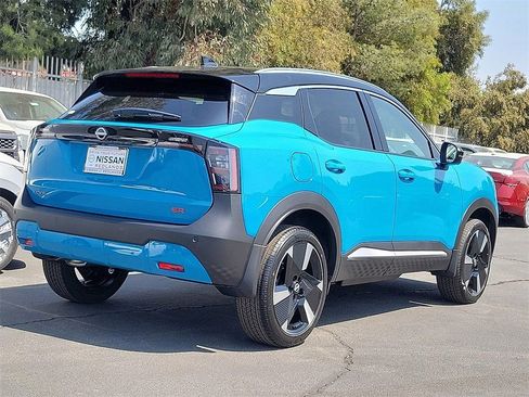 New 2025 Nissan Kicks SR image 2