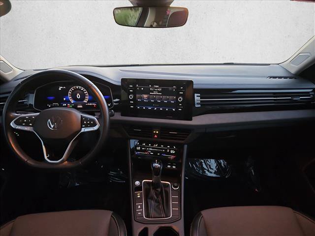 Used 2025 Volkswagen Jetta SE FWD image 18