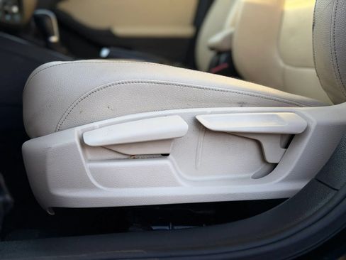 Used 2017 Volkswagen Jetta SE FWD image 28