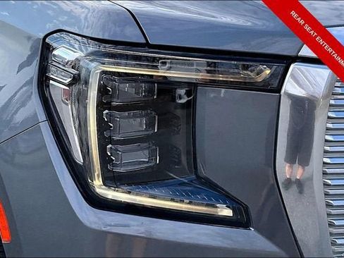 Used 2021 GMC Yukon Denali w/ Denali Premium Package AWD/4WD image 33