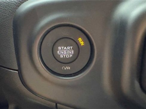 Used 2022 Jeep Wrangler Unlimited Sport image 30