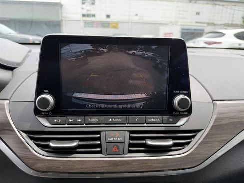 Used 2023 Nissan Altima 2.5 SV FWD image 24