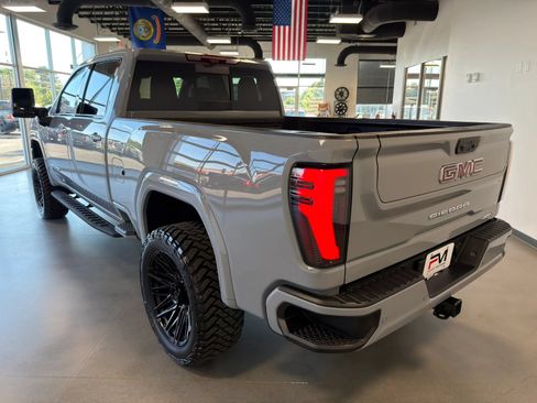 Used 2025 GMC Sierra 3500 AT4 w/ AT4 Premium Plus Package AWD/4WD image 8