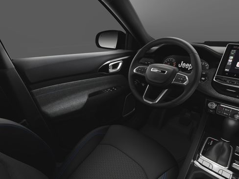 New 2026 Jeep Compass Latitude image 8