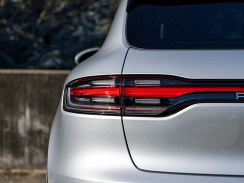 New 2026 Porsche Macan AWD/4WD image 19