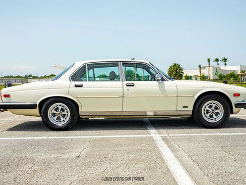 Used 1987 Jaguar XJ6 RWD image 9