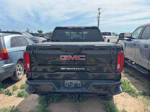 Used 2020 GMC Sierra 1500 AT4 w/ AT4 Premium Package AWD/4WD image 3