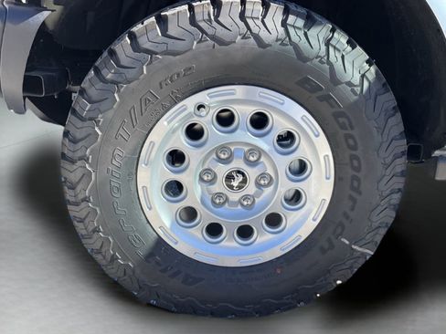 New 2025 Ford Bronco Badlands image 34