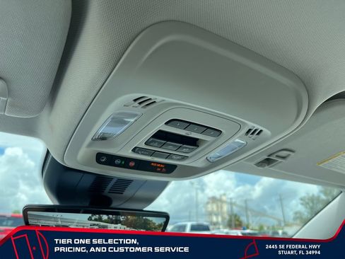 Used 2025 Buick Envision Avenir AWD/4WD image 34