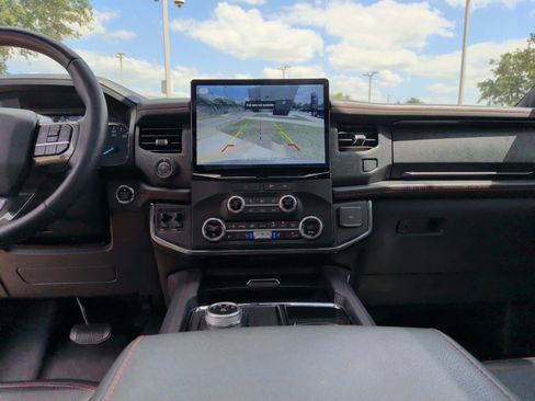 Used 2023 Ford Expedition Limited AWD/4WD image 31