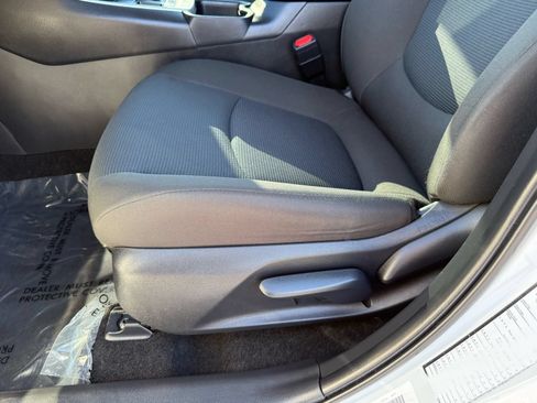 Used 2025 Toyota RAV4 LE AWD/4WD image 14