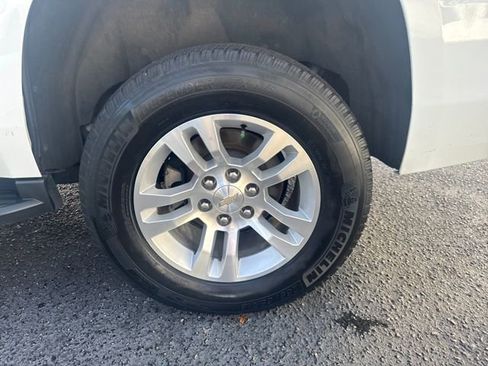 Used 2018 Chevrolet Tahoe LT image 30