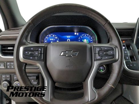 Used 2022 Chevrolet Suburban Z71 w/ Luxury Package AWD/4WD image 17