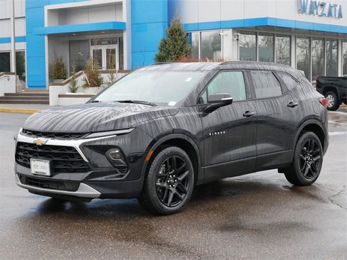Used 2023 Chevrolet Blazer LT image 2