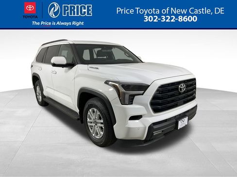 Certified 2025 Toyota Sequoia SR5 image 1