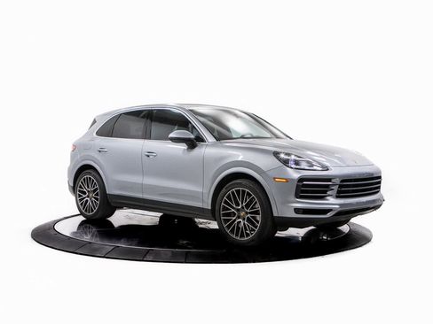 Certified 2022 Porsche Cayenne S image 9