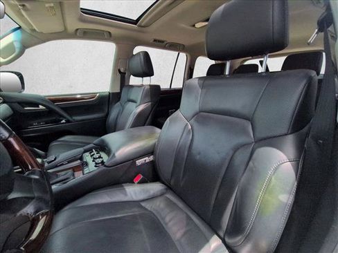 Used 2017 Lexus LX 570 4WD w/ Luxury Package image 16