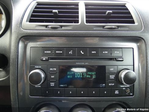 Used 2011 Dodge Challenger SE image 28