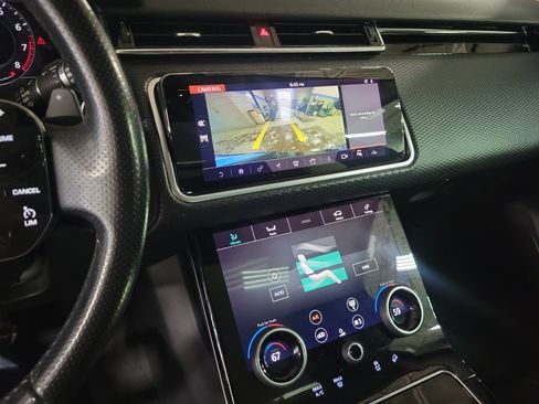 Used 2018 Land Rover Range Rover Velar S AWD/4WD image 32
