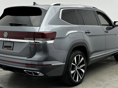 Used 2024 Volkswagen Atlas SEL Premium R-Line image 7
