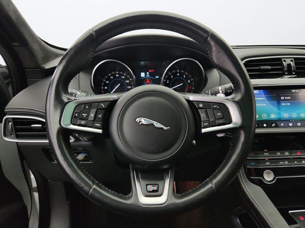 Used 2020 Jaguar F-PACE S AWD/4WD image 14