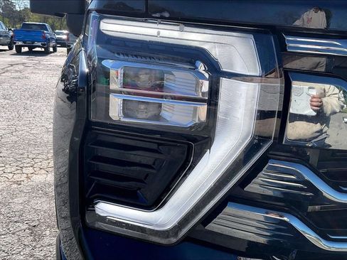 Used 2024 Chevrolet Silverado 2500 High Country w/ High Country Premium Package AWD/4WD image 33