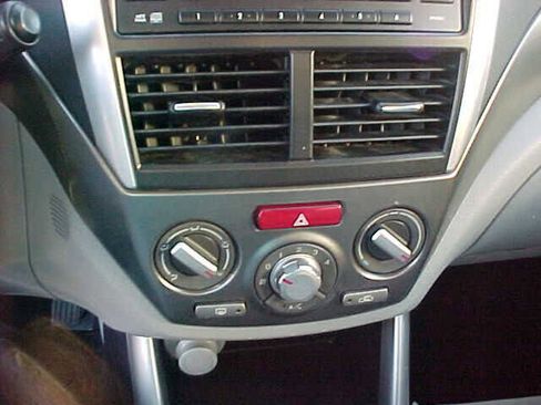 Used 2011 Subaru Forester 2.5X Premium w/ All-Weather Pkg image 21