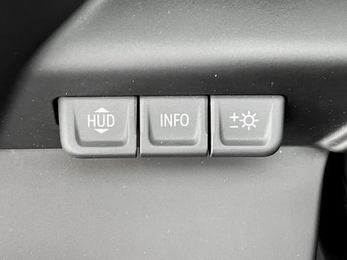 Used 2025 GMC Sierra 1500 AT4 w/ Technology Package image 9