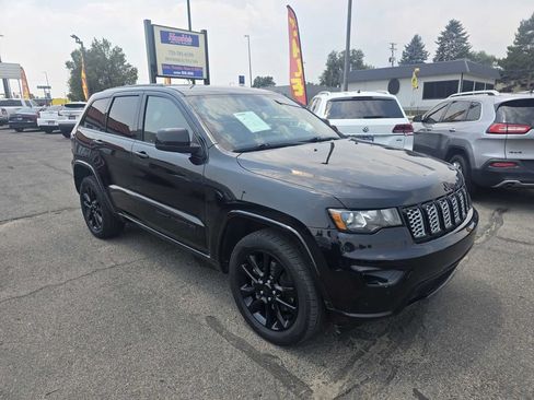 Used 2021 Jeep Grand Cherokee Laredo X AWD/4WD image 10
