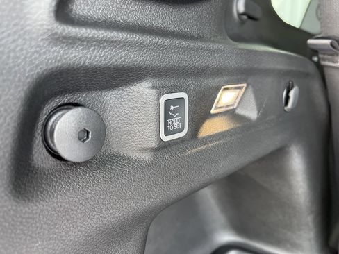 New 2025 Jeep Grand Cherokee L Altitude image 42